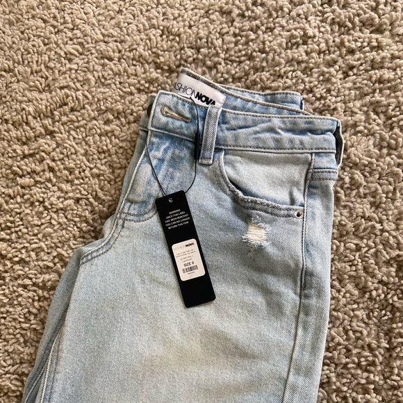 Women’s size 0 Like It That Low Stretch Wide Leg Jeans, new w/ tags Fashion Nova - Picture 3 of 4